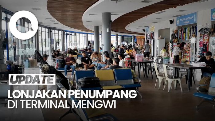 Video Terminal Mengwi Dipadati Penumpang Jelang Idul Adha