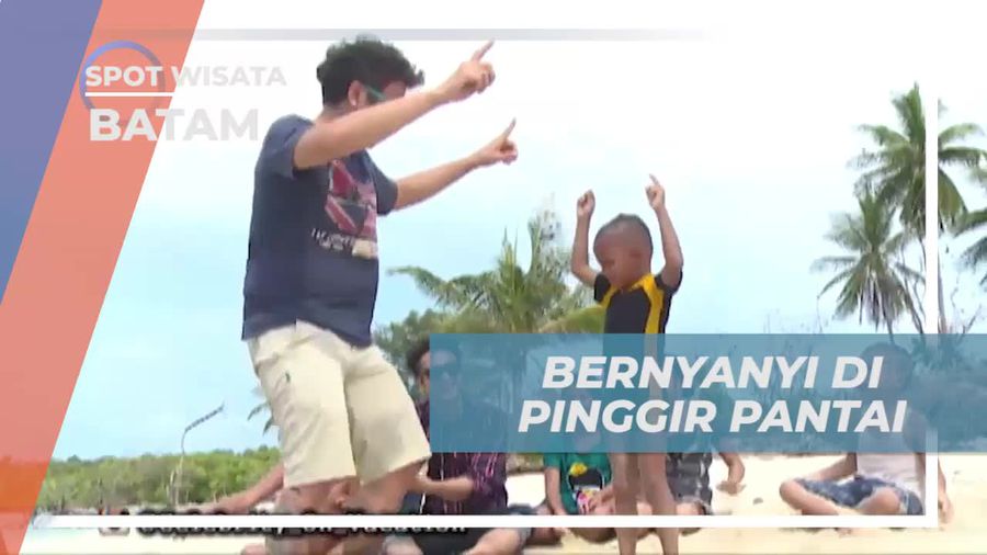 Bernyanyi Ceria di Pinggir Pantai Pulau Ranoh, Batam 