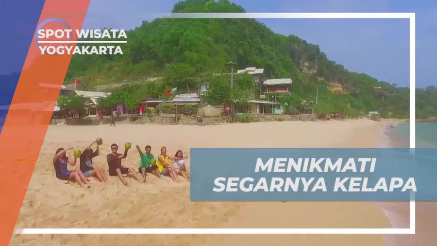 Menyegarkan Diri dengan Es Kelapa Muda di Pantai Yogyakarta 