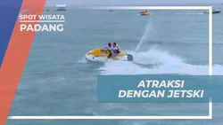 Mengikuti Atraksi Jetski yang Seru di Pantai Carocok, Padang