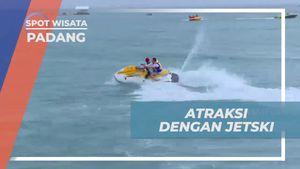 Mengikuti Atraksi Jetski yang Seru di Pantai Carocok, Padang