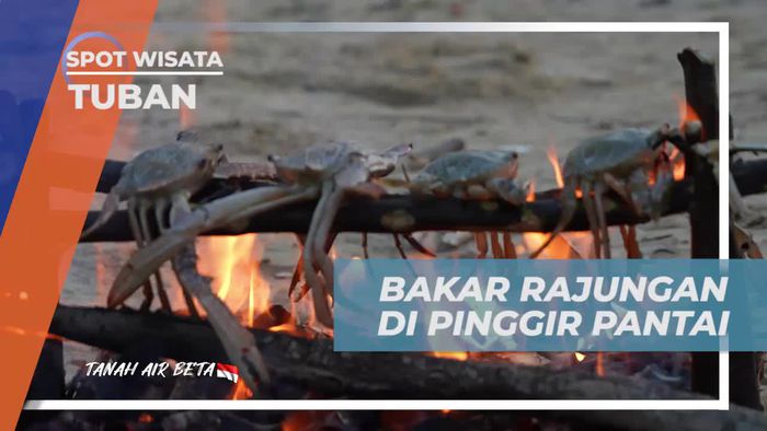 Serunya Bakar Rajungan di Pinggir Pantai Tuban