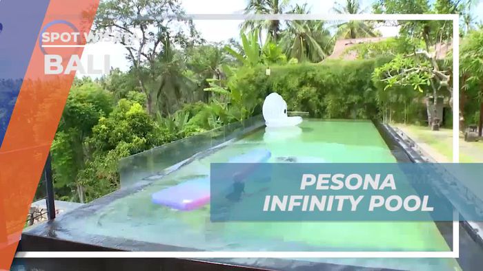 Bersantai di Infinity Pool Dengan Pemandangan Lembah Ubud, Bali
