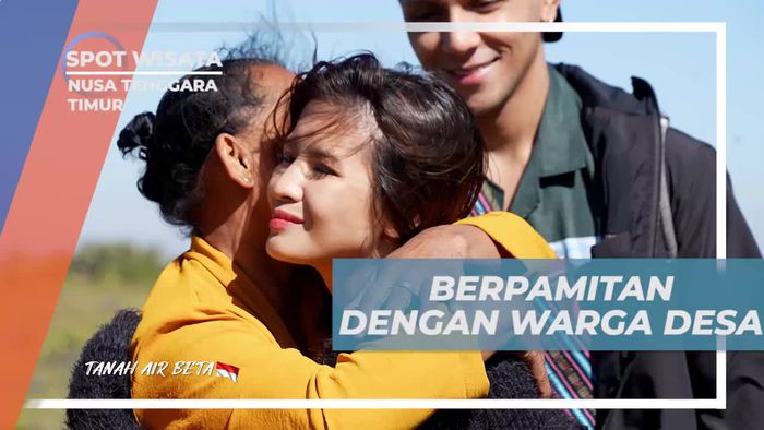 Berpamitan dengan Warga Desa Adat Duarato, Nusa Tenggara Timur