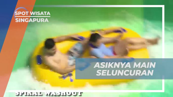 Meluncur di Spiral Washout, Adventure Cove, Singapura