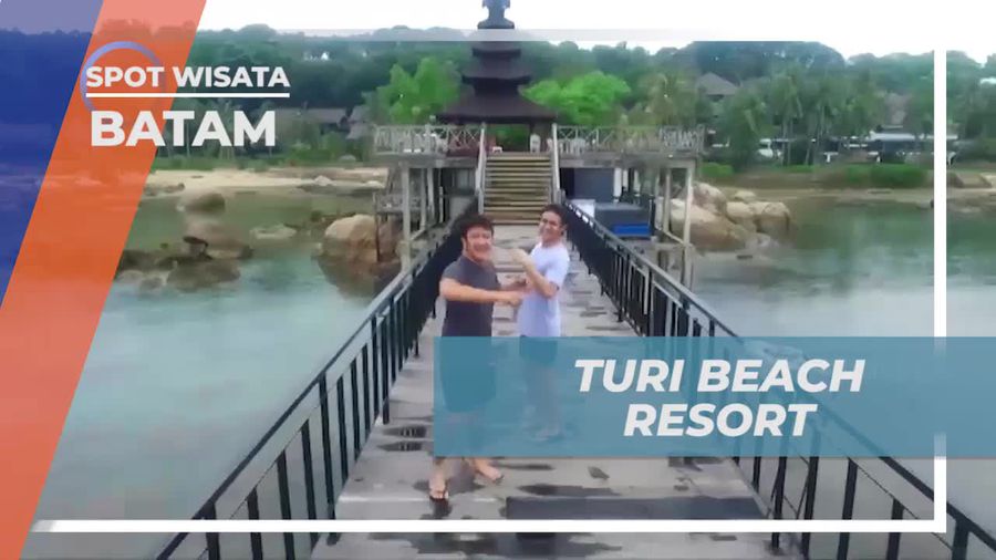 Bermain Permainan Air di Turi Beach, Batam