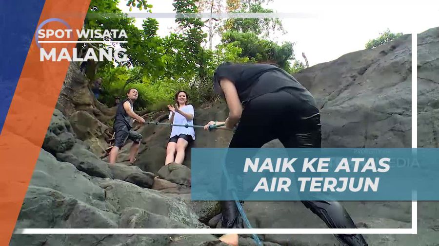 Menaklukkan Batuan Besar untuk Mencapai Puncak Air Terjun Banyu Anjlok, Malang