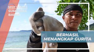 Berhasil Menangkap Gurita dalam Serunya Berburu di Nagari Sungai Pinang, Sumatera Barat