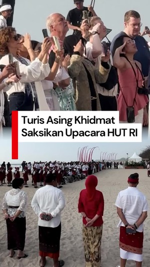 Video: Momen WNA Ikut Khidmat Saksikan Upacara HUT RI di Bali