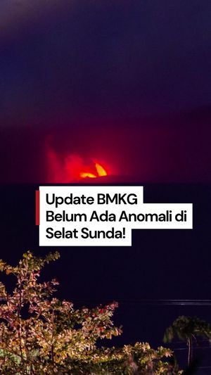 Video Erupsi Anak Krakatau, BMKG: Belum Ada Anomali di Muka Air Laut