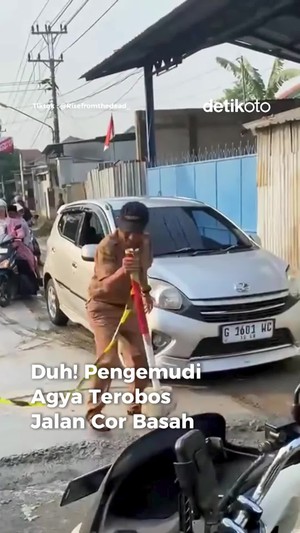 Duh! Pengemudi Agya Terobos Jalan Cor Basah